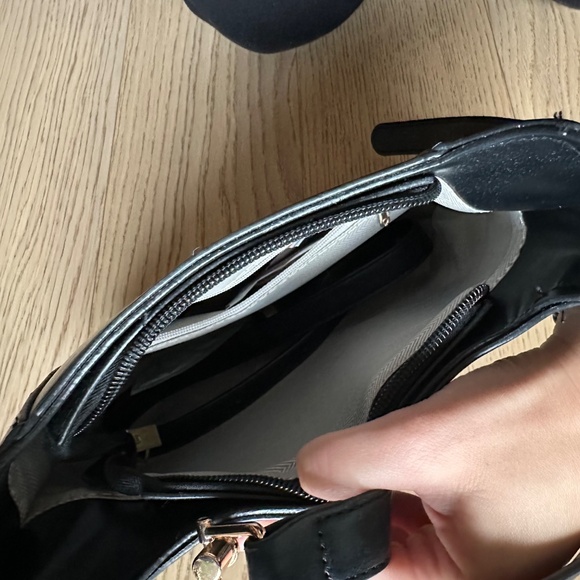 Black shoulder purse - Picture 7 of 7